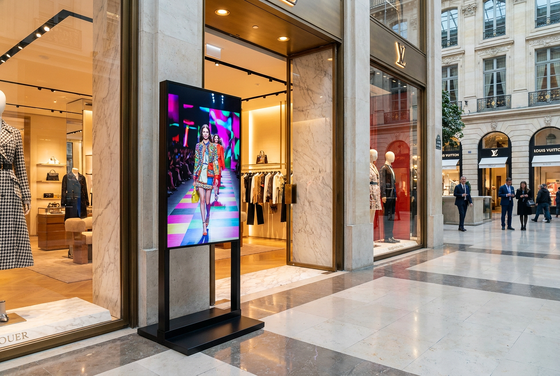 43 ιντσών Super Thin 700 Nits φωτεινότητα Wifi Digital Signage Kiosk οθόνη
